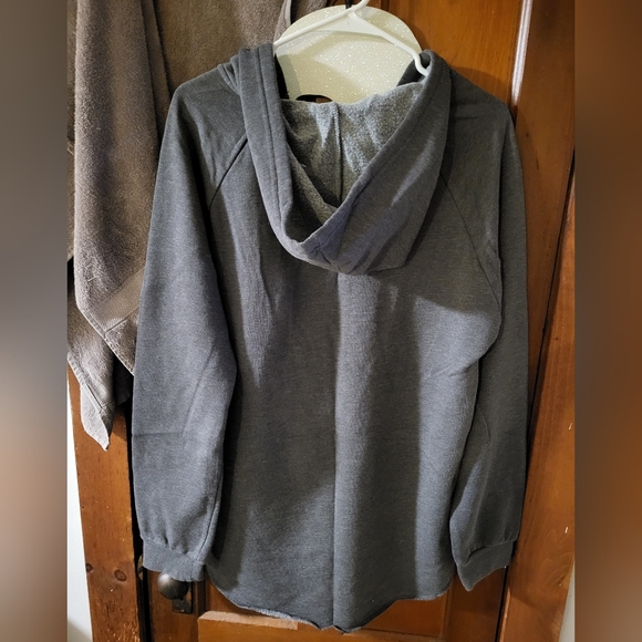 Trapp brewing Vermont hoodie, women's xl. - Picture 2 of 7